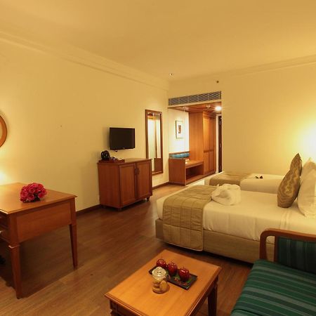 Hotel Monsoon Empress Kochi Exterior foto