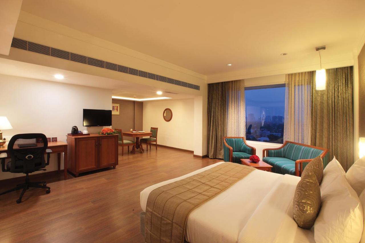 Hotel Monsoon Empress Kochi Exterior foto