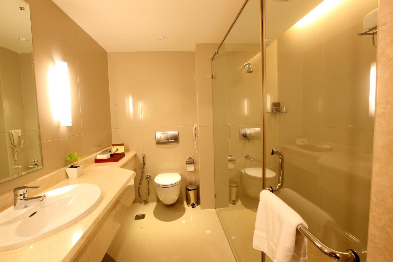 Hotel Monsoon Empress Kochi Exterior foto