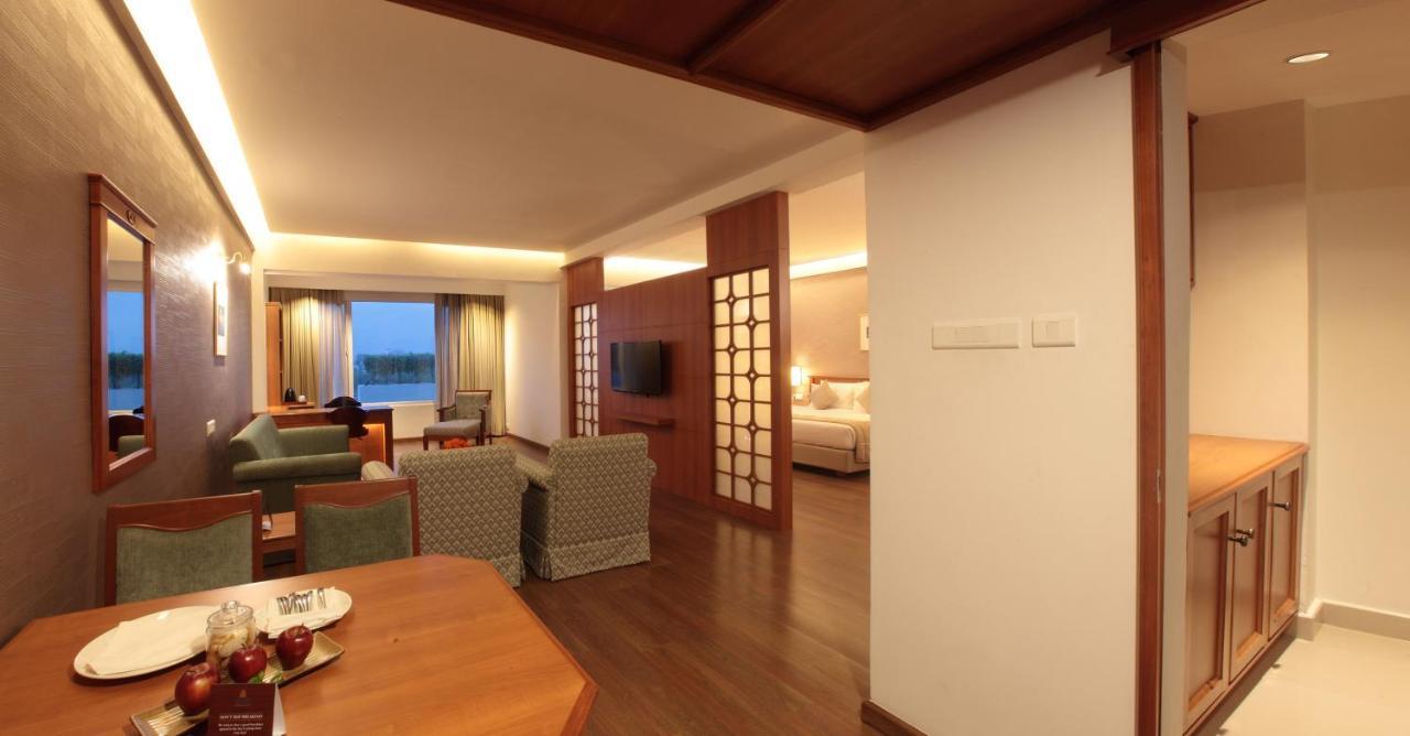 Hotel Monsoon Empress Kochi Exterior foto