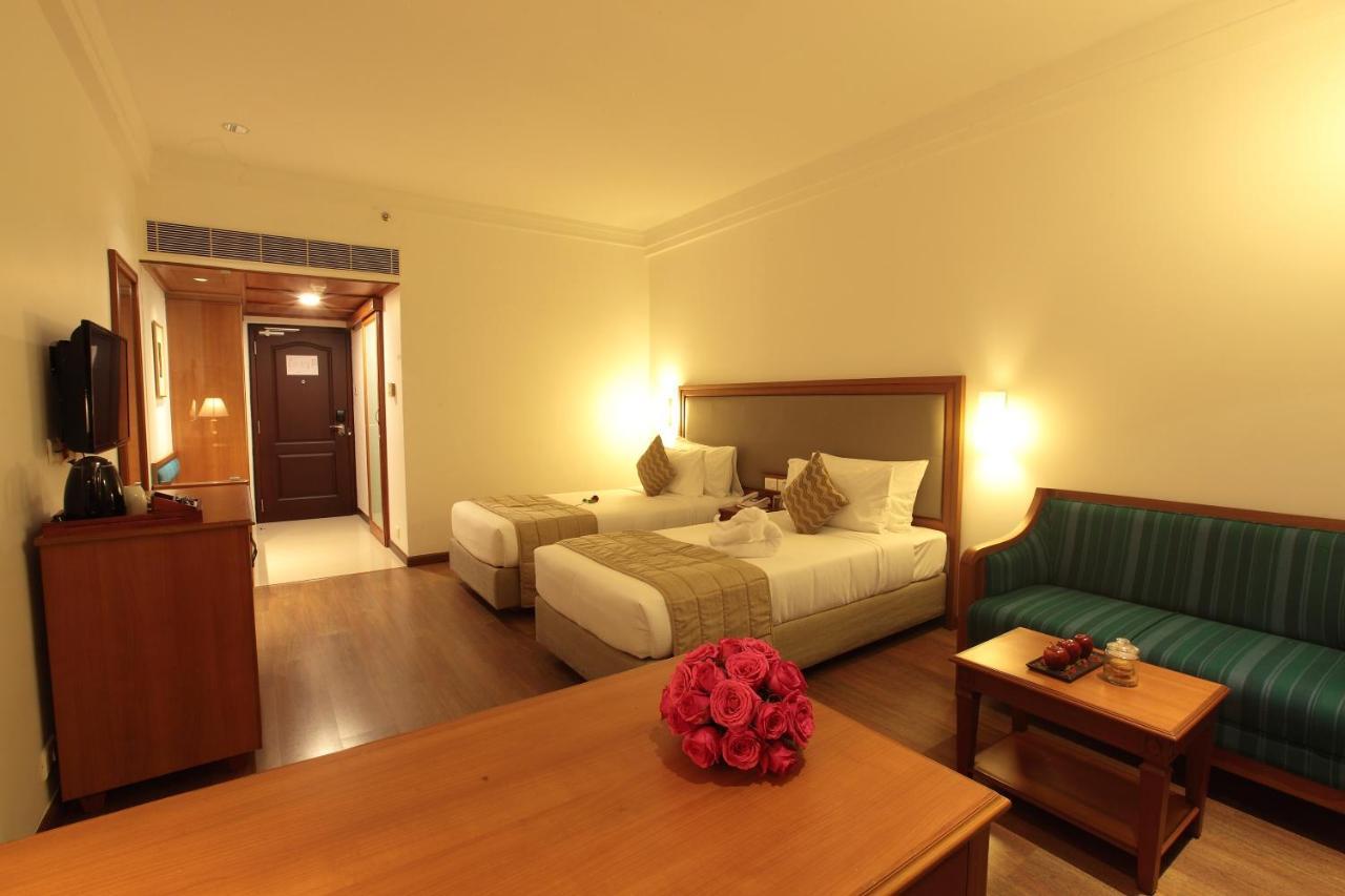 Hotel Monsoon Empress Kochi Exterior foto