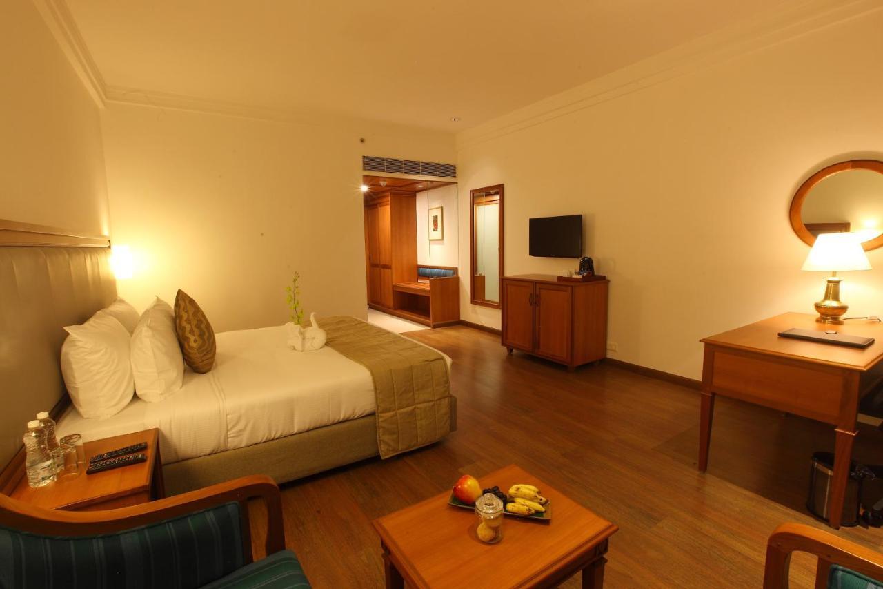 Hotel Monsoon Empress Kochi Exterior foto
