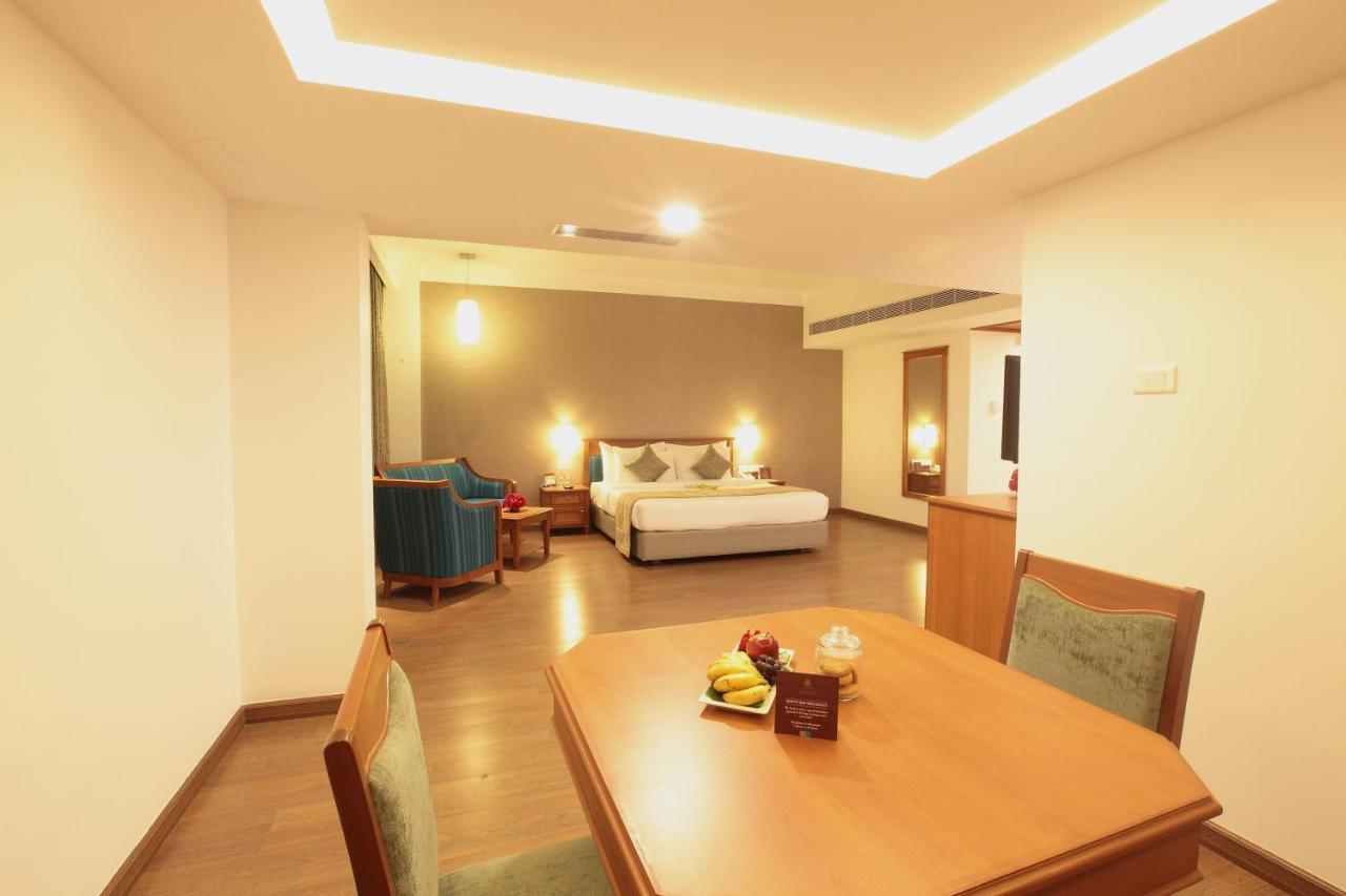 Hotel Monsoon Empress Kochi Exterior foto